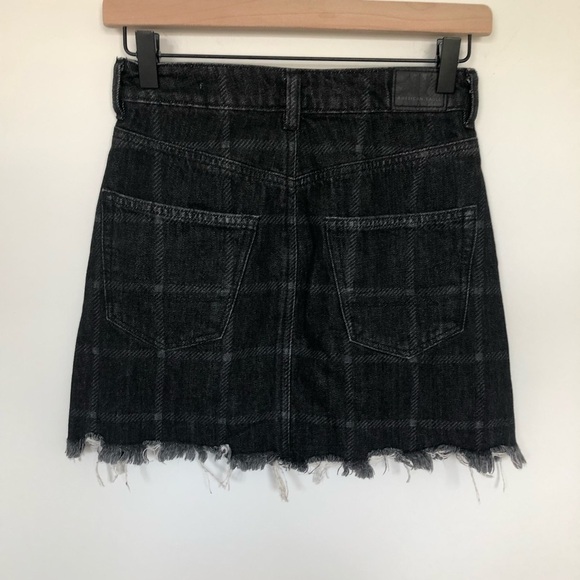 American Eagle Black Denim Skirt - Picture 5 of 7